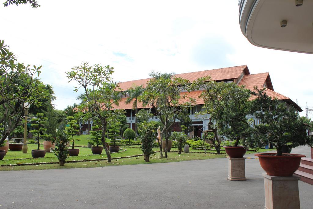 ไซ่ง่อนพาร์ครีสอร์ท Thuan An ภายนอก รูปภาพ
