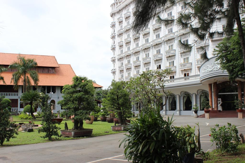 ไซ่ง่อนพาร์ครีสอร์ท Thuan An ภายนอก รูปภาพ